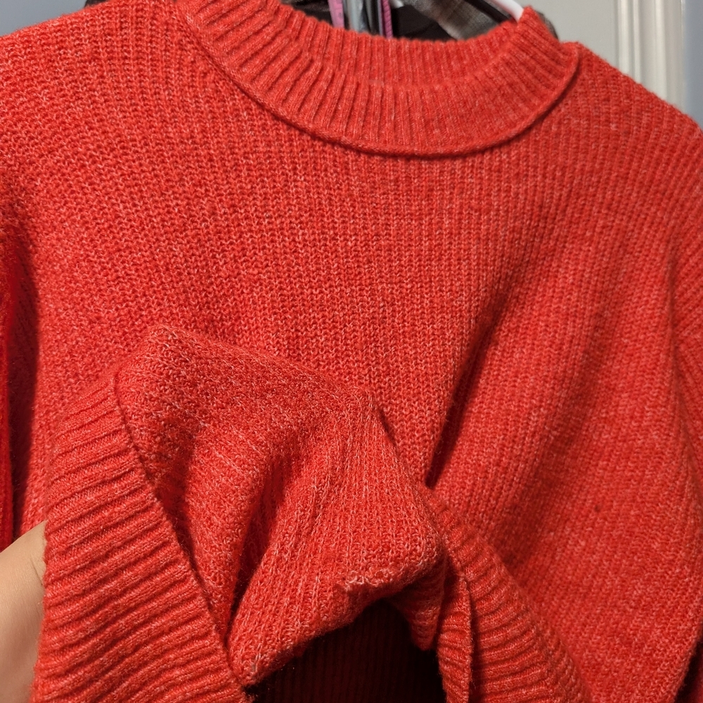 Bundle Sweatshirt - Picture 8 of 9